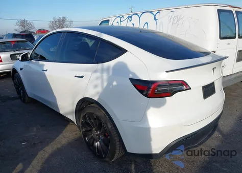 2022 Tesla Model Y Performance Dual Motor All-Wheel Drive z USA, uszkodzony, nr VIN 7SAYGDEF0NF493323